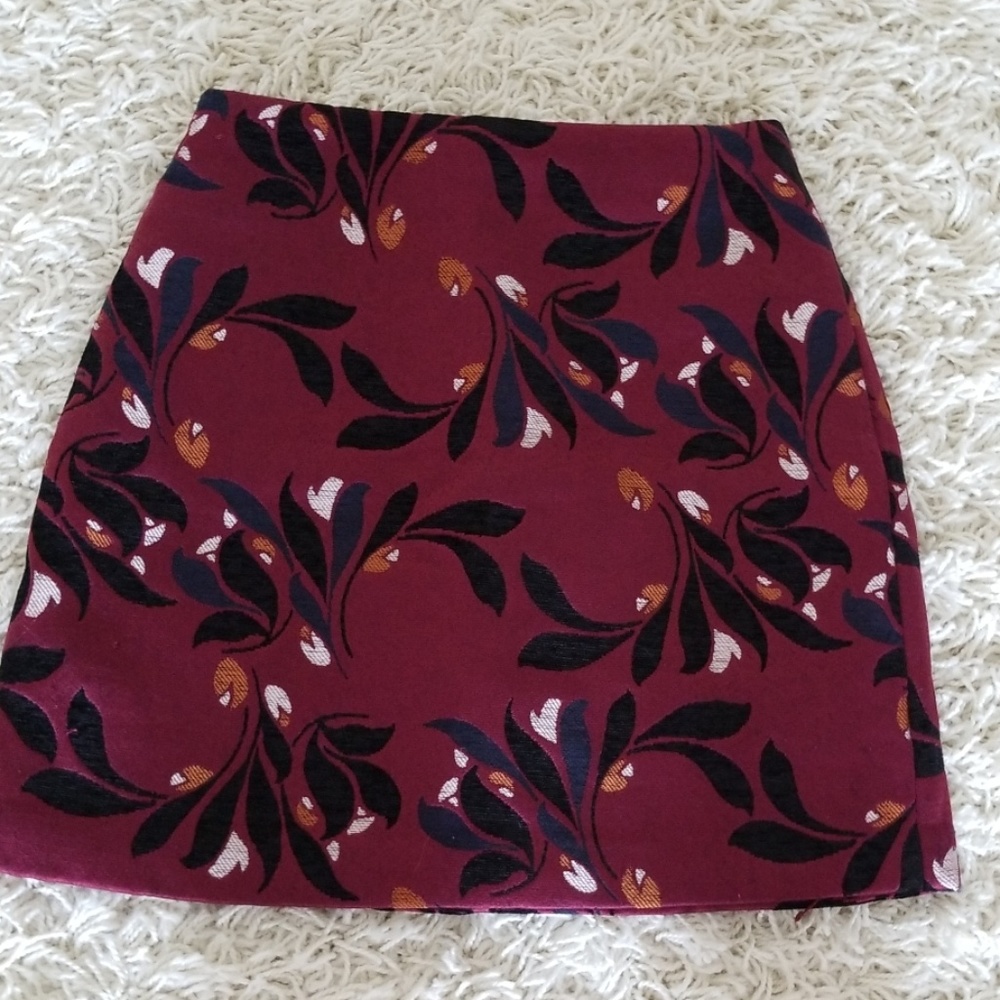 Ann Taylor maroon 2p skirt